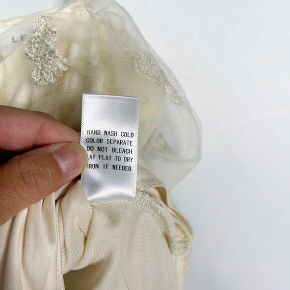 New Francescas Le Lis Cream Small Embroidered Butterfly Mesh Bodysuit Sheer Top - Picture 11 of 12
